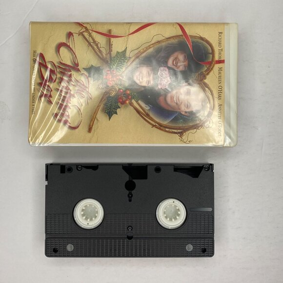 Vintage The Christmas Box VHS Tape Clamshell Case Richard Thomas Maureen O'Hara - Picture 6 of 9